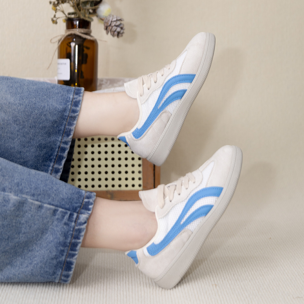 Explosiones de color ligero superficies de malla transpirables zapatos de entrenamiento de mujer verano 2026 nuevo estilo de moda universal zapatos casuales de mujer