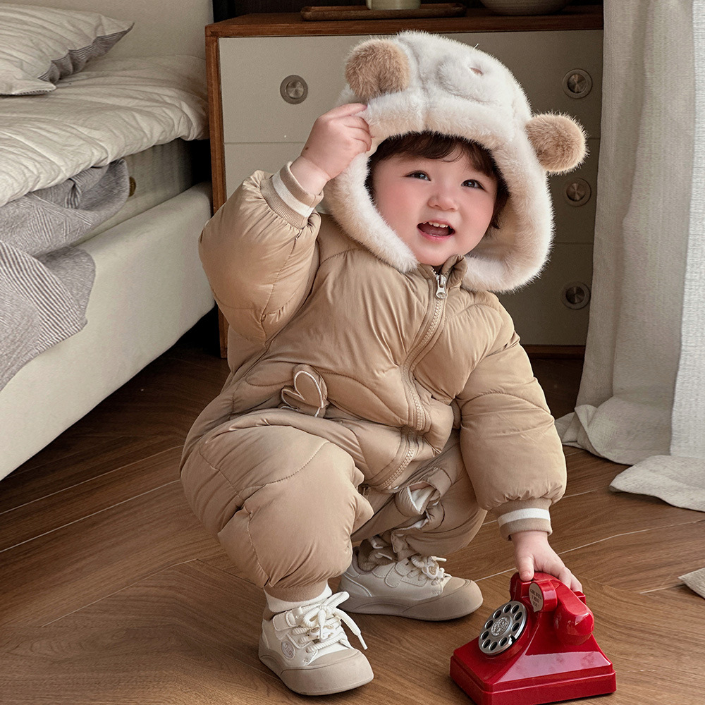 2024 nuevo bebé de invierno de dibujos animados coreanos lindo oso bebé grueso cálido cómodo abrigo de algodón de una pieza suave