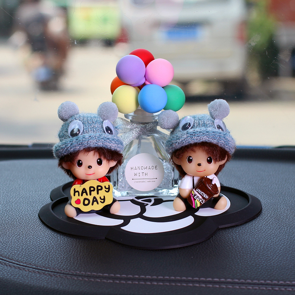 2025 adornos interiores de automóviles de dibujos animados adorables consola central de automóviles en línea Monchichi adornos creativos para automóviles