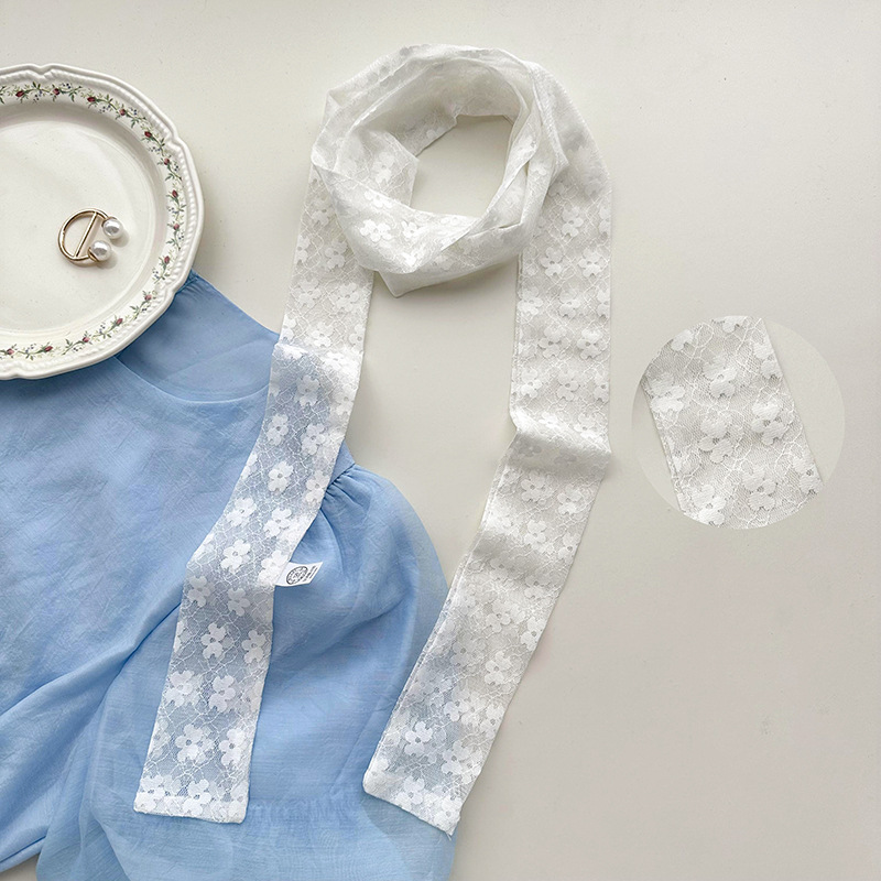 Malla pequeña flor blanca