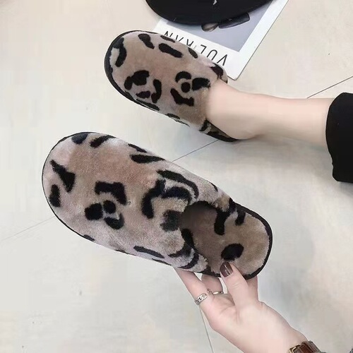 Bestselling Autumn/Winter Home Slipper with Hooded Cotton, Korean Style Leopard Print, Warm and Fashionable Plush Soft Sole Cotton Slippers for Couples