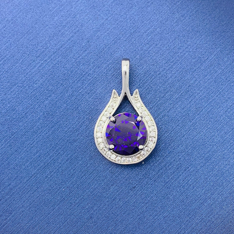 百種類のペンダントは心のままにファッションの経典を配合します。カップルの美しいペンダントは親友のアクセサリーを送ります。