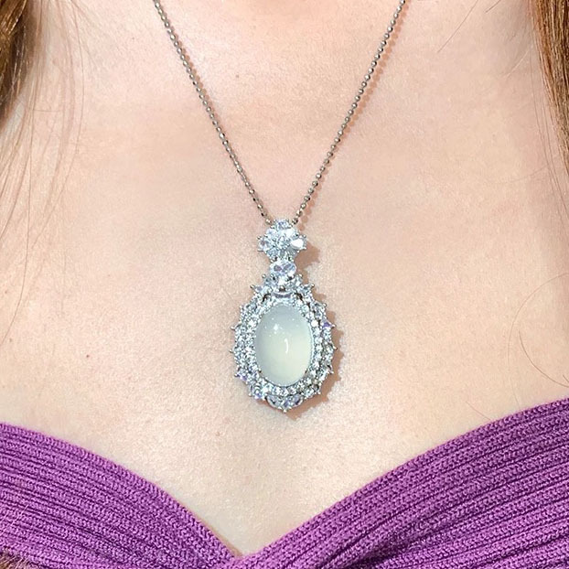 아이스 화이트 CHALCEDONY 비둘기 달걀 펜던트 양 녹색 마노 여성용 옥 목걸이 펜던트 라이브 공급 다양한 옵션