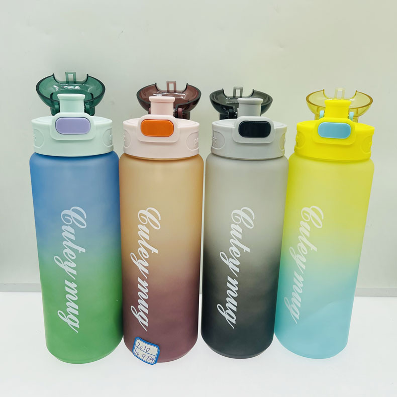 Amazon crossover gradiente transfronterizo celebridad neta nueva taza de plástico que rebota botella deportiva de gran capacidad taza de espacio al aire libre