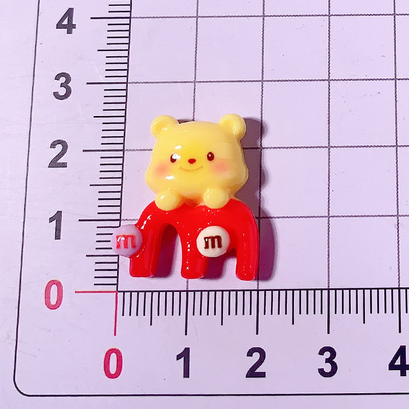 Nueva serie de pizza de dibujos animados Winnie the Pooh DIY accesorios de resina adornamiento de pegamento de crema para el cabello colgante de brazo agujero hebilla agujero