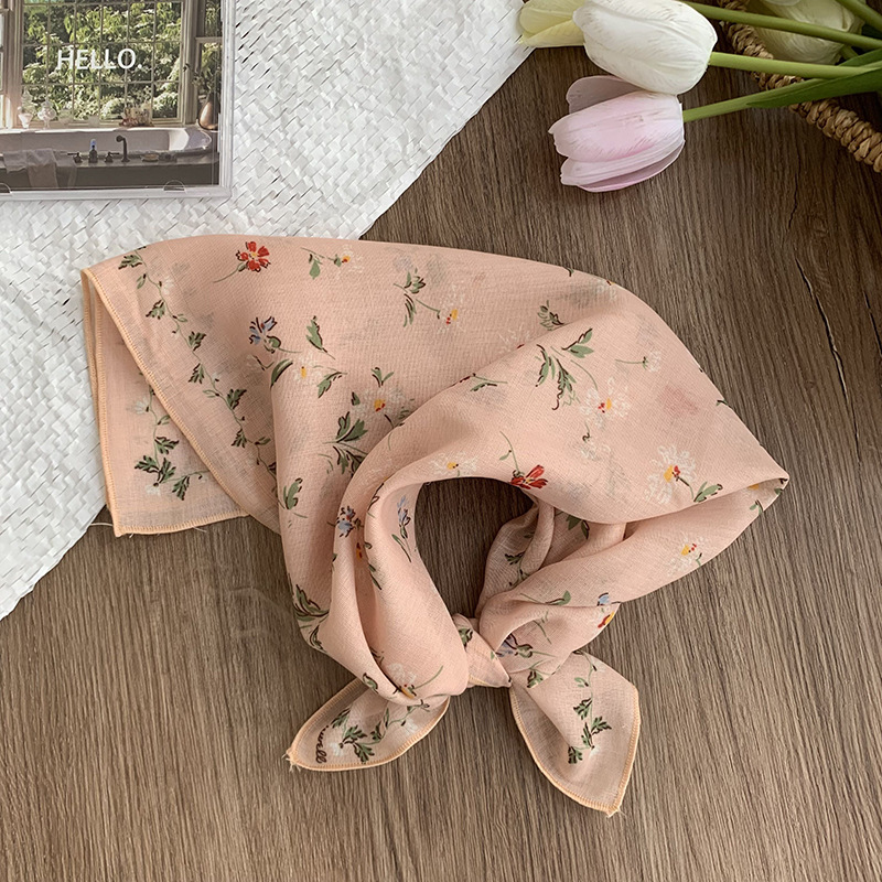 Pañuelo cuadrado pequeño, bufanda de seda, pañuelo floral de moda de verano para mujer, cinturón para el cabello de estilo pastoral, bufanda pequeña de alta calidad, accesorios para el cabello multifuncionales