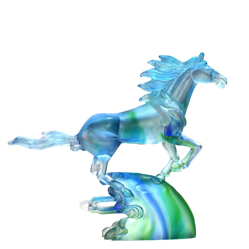 Yunteng Wanli Glaze Zodiac Horse Ornaments are placed at the front desk of the home living room for friends’ opening gifts and zodiac gifts.