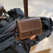 �r�к��s���玧С�����͹ų������w�i�۰ٴ���¿�б��μ�Ů��