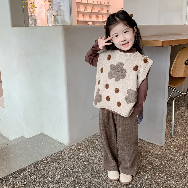 Girls' autumn outfit set 2026 new stylish children's spring and autumn knitted sweater vest fashionable three-piece set Girls' autumn outfit set 2026 new stylish children's spring and autumn knitted sweater vest fashionable three-piece set