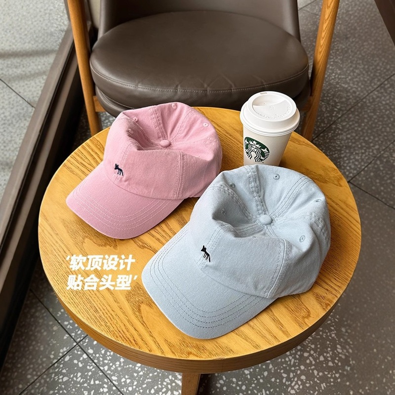 韓国版のキツネさんは野球帽を刺繍しています。|undefined