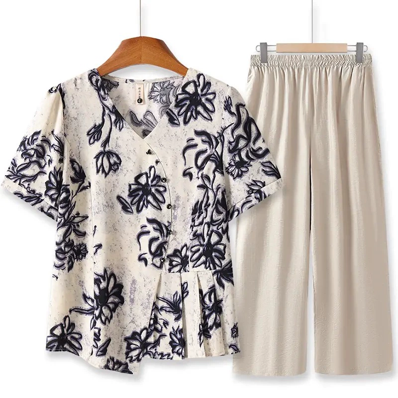 Summer set for elderly, western style, for middle age