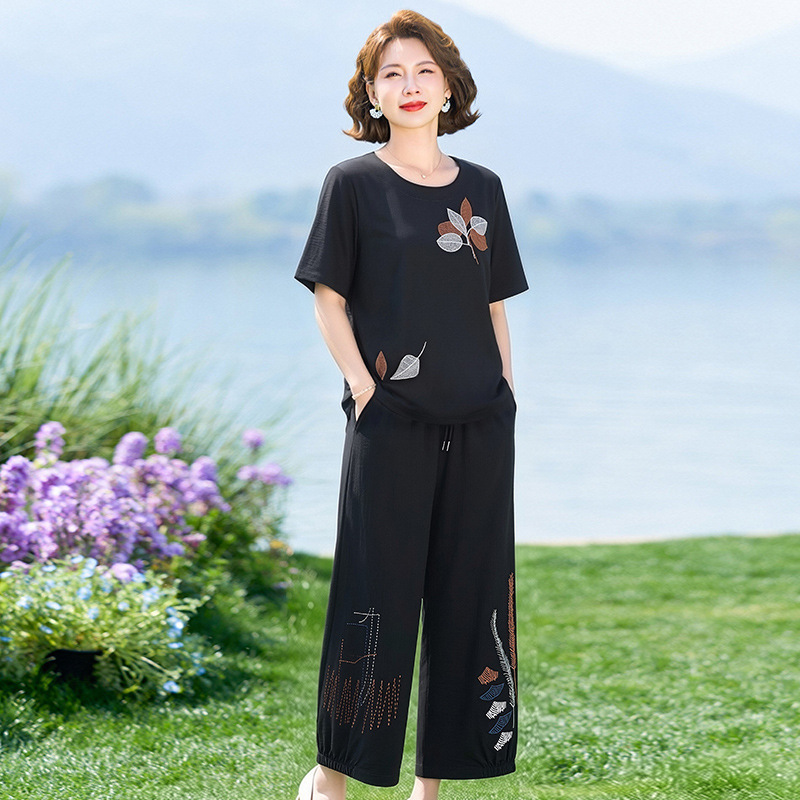 Middle-Aged Mom's High-End Cotton and Linen Set for Women, 2026 Summer Vintage Embroidered Linen Elastic Waist Wide-Leg Pants Two-Piece Set