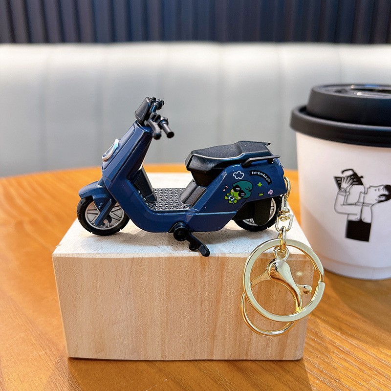 Aleación combinación Jeep Tire hacia atrás modelo de coche llavero bicicleta colgante creativo motocicleta bolsa llavero