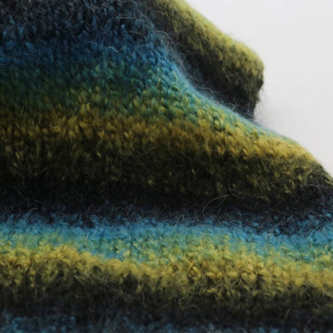Woolen knitted sweater, gradient