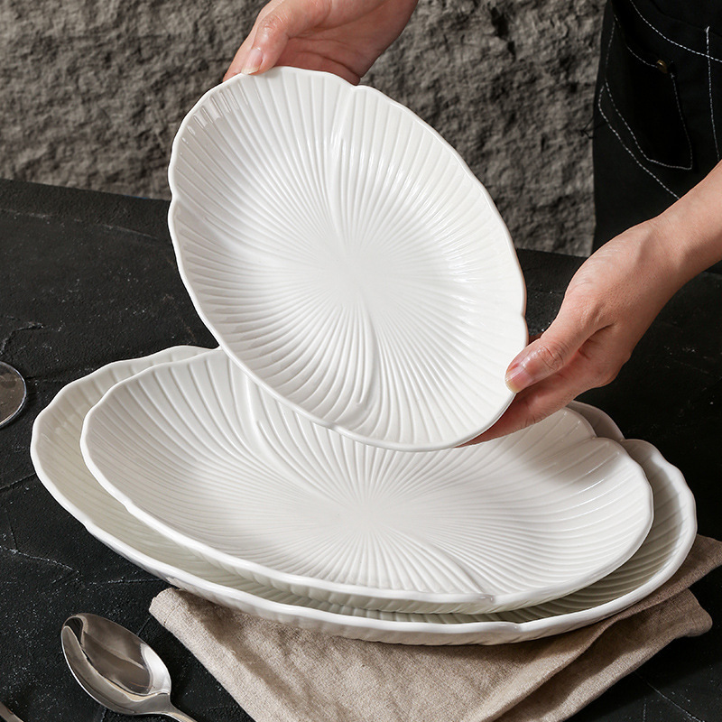 Ceramic Pure White Fish Plate with a High-End Feel, Suitable for Home Use, Steaming Fish, Grilling Fish, Large Commercial Plate, Oval Dish, Flower-Shaped Plate
