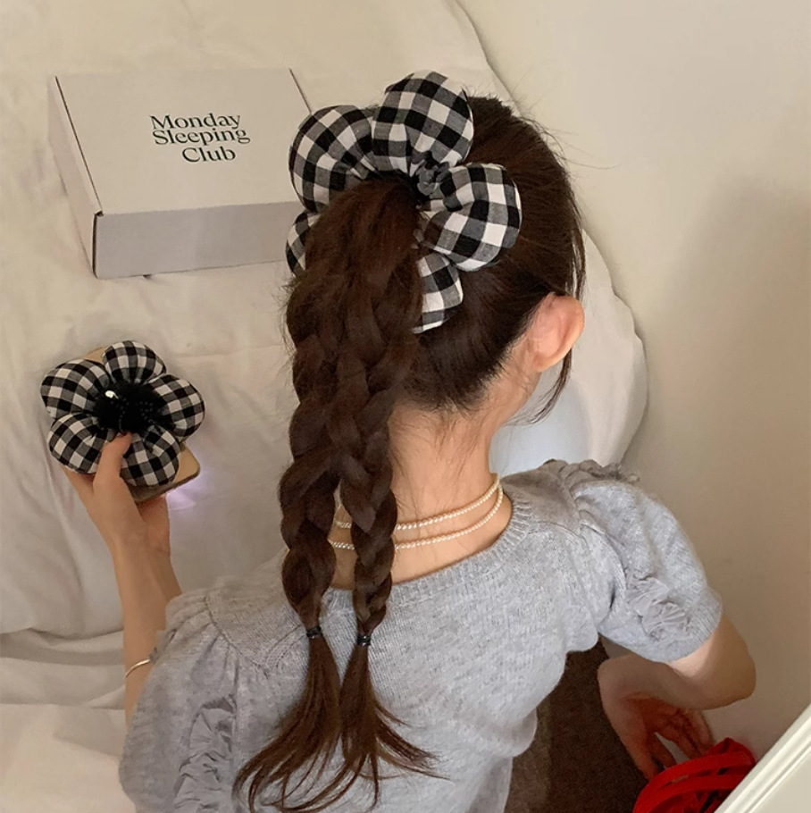 Anillo de cabello de flores negras y blancas tridimensionales correa de cuerdas de cabello femenina de cola de caballo de alta calidad detrás de la cabeza adornamiento de cabello