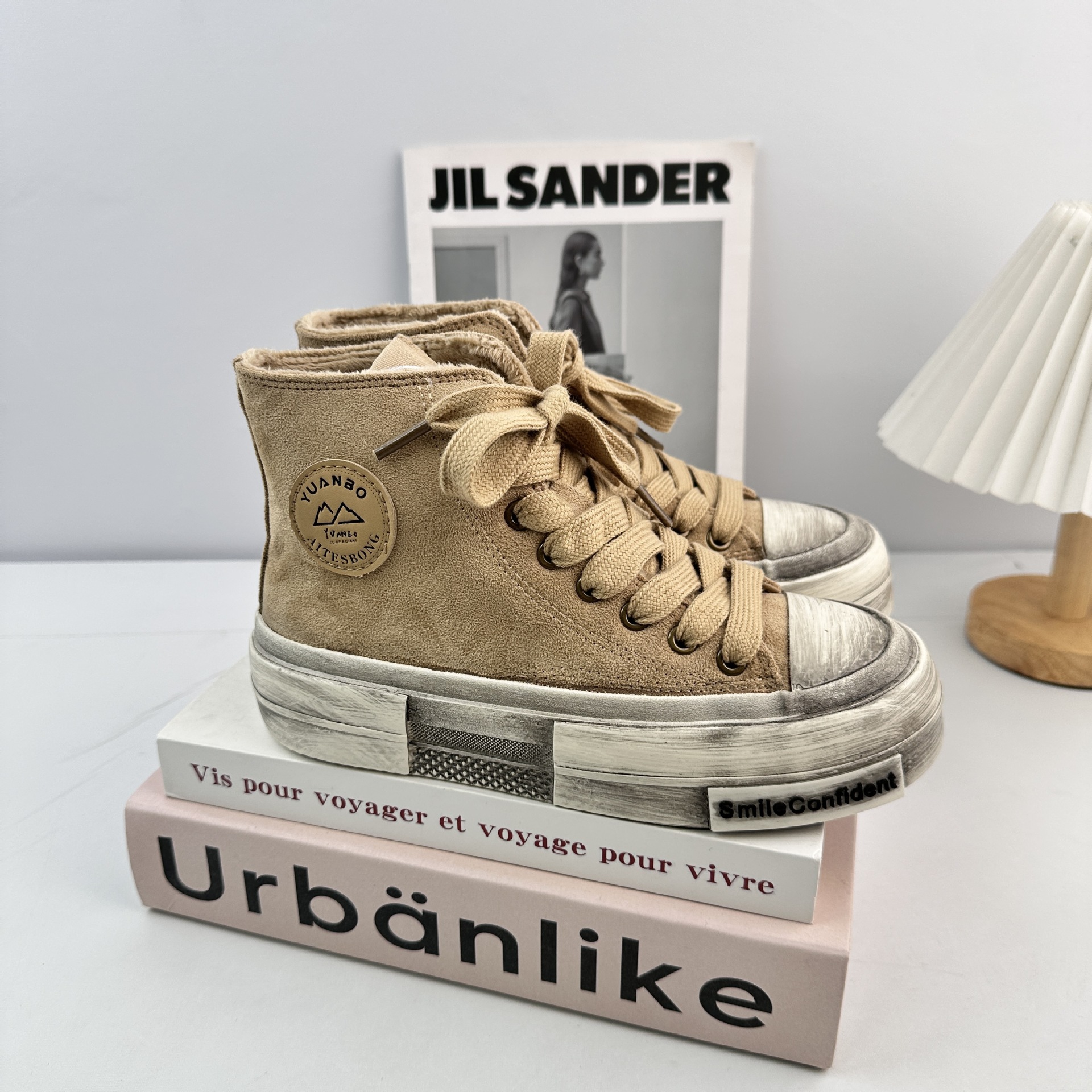 Yuanbo2025 invierno aumento de la parte inferior gruesa de los zapatos de lona de las niñas estudiantes de alta altura estilo coreano versátil retrógrado hacer viejos zapatos de skate