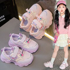 2025秋の新型革の靴の防水男の子の靴の子供の運動靴の男の子の子供の漫画の靴の女性の宝の靴