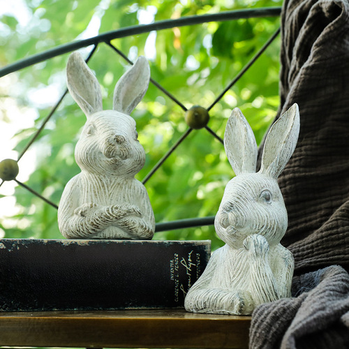 Antique-style resin rabbit figurine, outdoor patio floor, rural pastoral flower pot, courtyard garden decoration, display