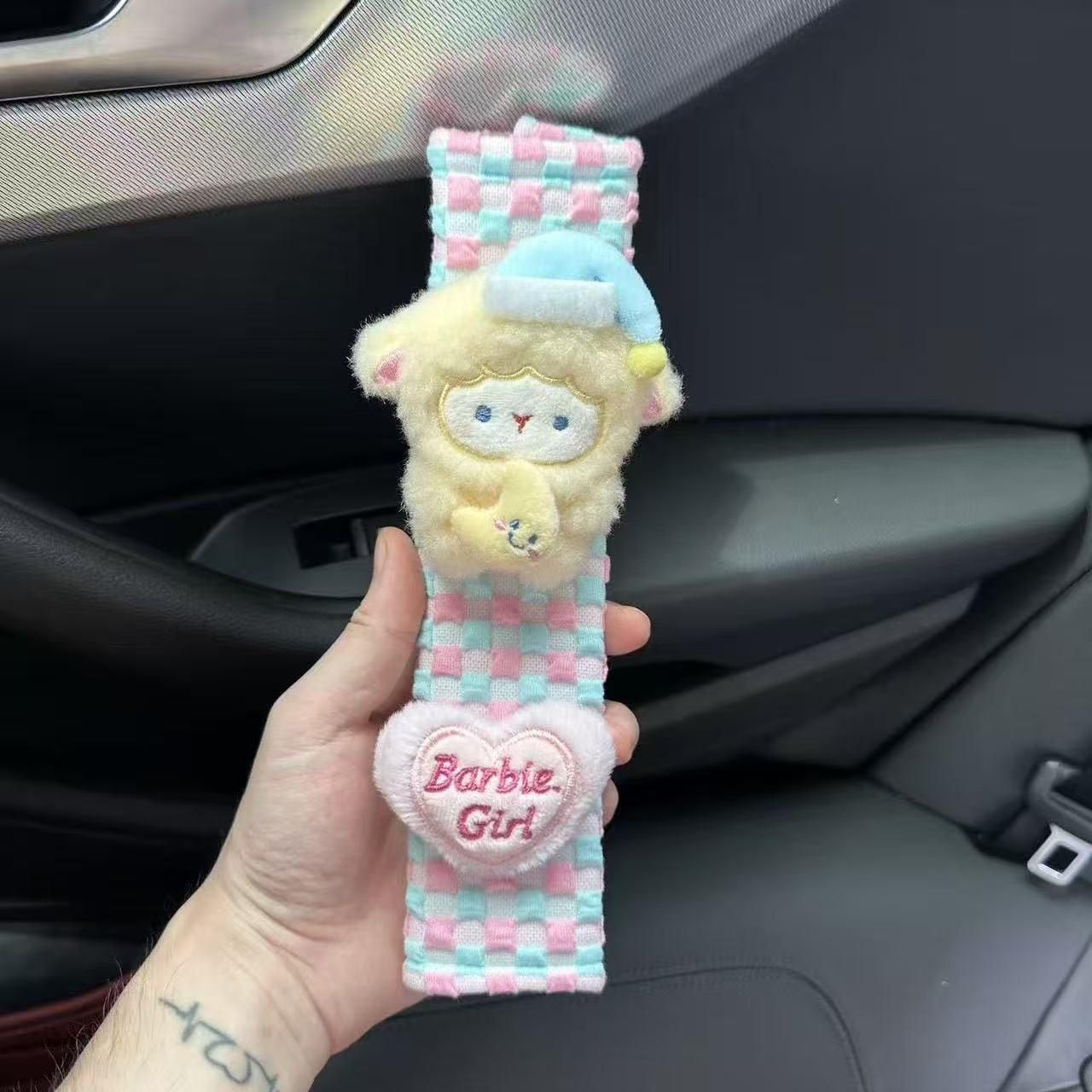 Original Cartoon Cute Little Sheep Safety Belt Anti-Chafing Neck Protector, Universal for All Seasons, Safety Belt Shoulder Pad, Car Decoration