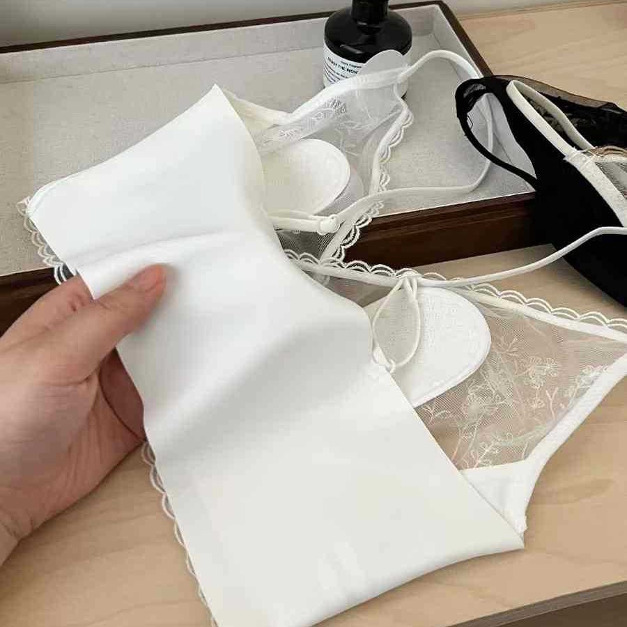 Venta directa de fábrica Comercio electrónico transfronterizo Sudeste de Asia Vietnam Tailandia Ladies Sin costuras Lace Conejo Ear Cup Recolección de sujetador lateral
