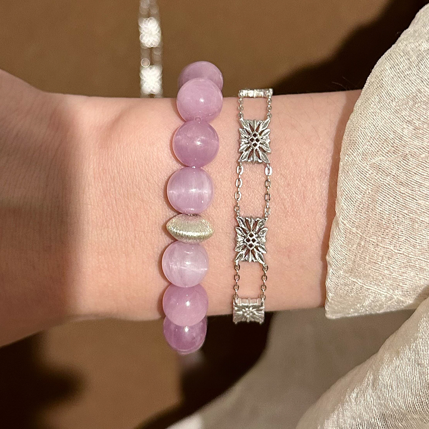 Bracelet rétro européen et américain à double face avec fleurs creuses, léger, luxueux, haut de gamme, design tendance, bijoux en gros_voghion.com