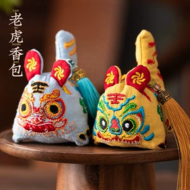 节庆用品;对联/春联;窗花、窗贴