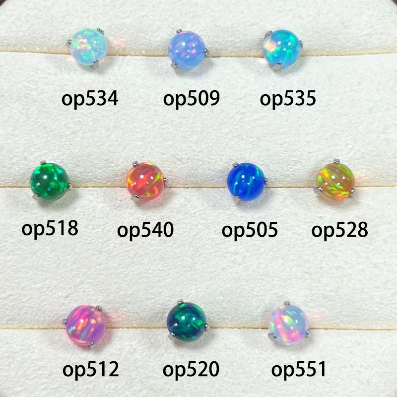16G labret stud size and finish detail
