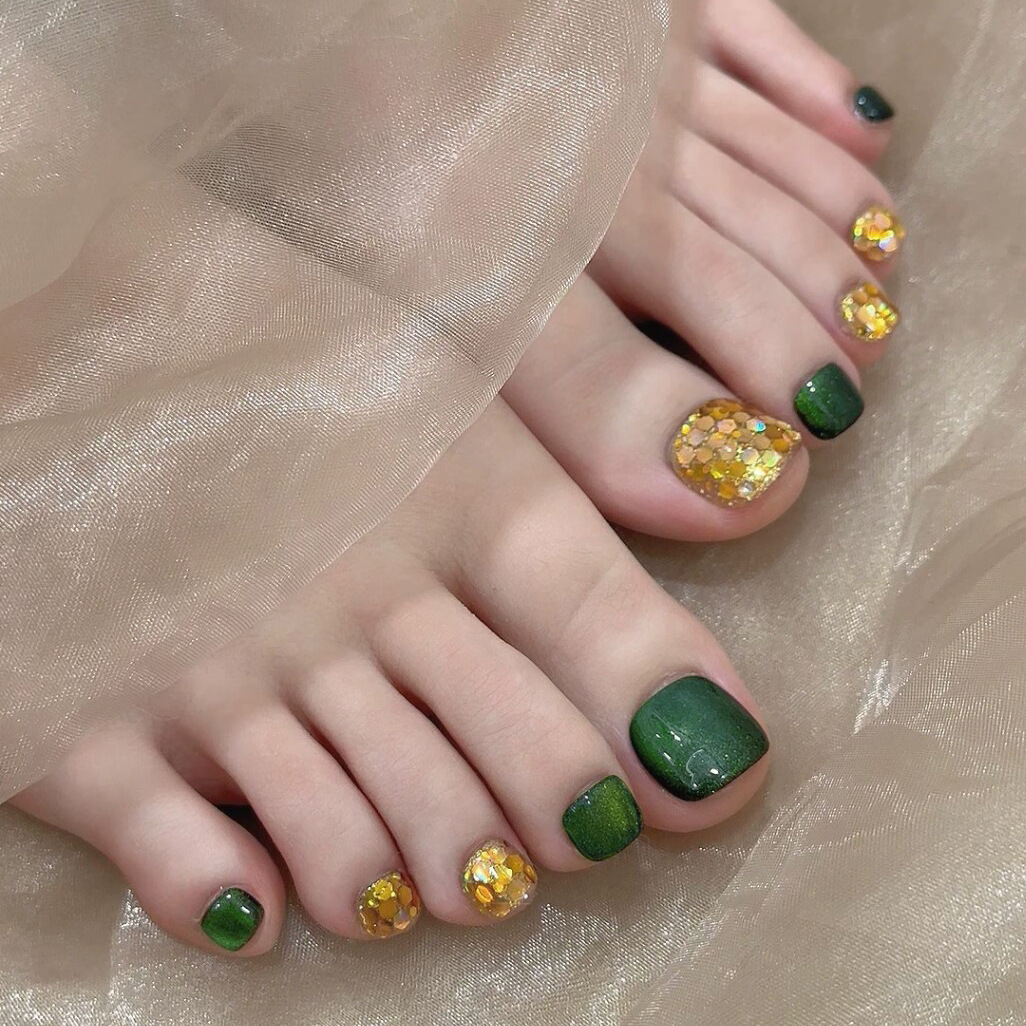 12 piezas de fototerapia hecha a mano, ojos de gato verde, lentejuelas de color, uñas de los pies blancos, uñas de los pies, uñas de los pies hechas a mano, productos terminados