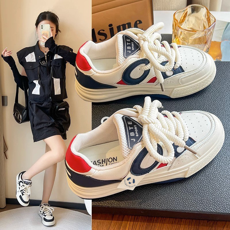 Primavera y otoño zapatos blancos de suela gruesa, tendencia de moda ligera, versátil, zapatos casuales de nicho.