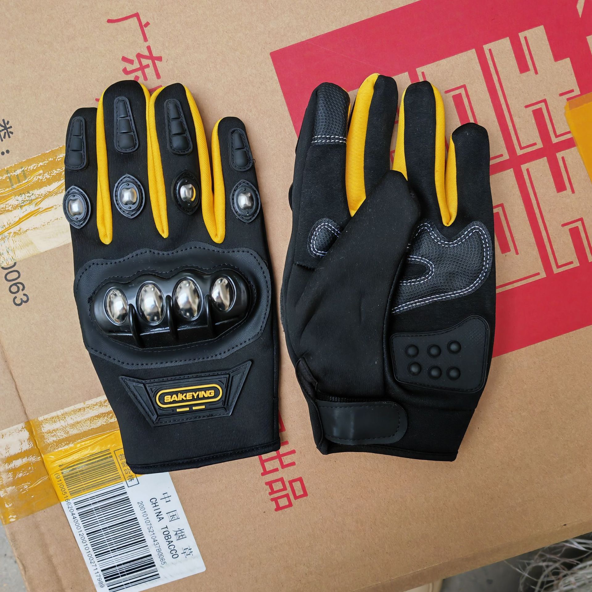 Guantes tácticos de defensa de cinco dedos al aire libre de acero inoxidable resistente a la caída y al desgaste, motocicletas de medio dedo largo