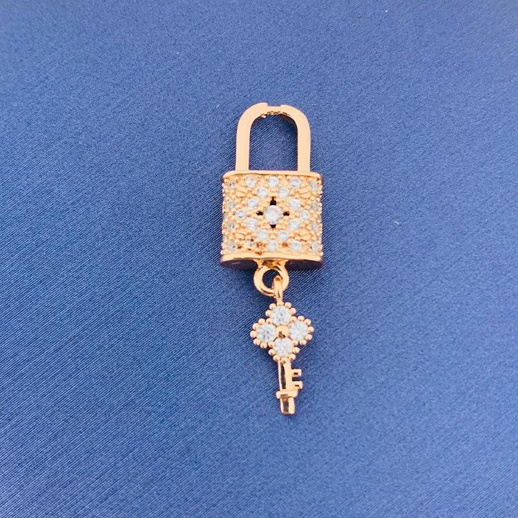 2022 nuevo trébol giratorio simple cien colgante fuente joyería fábrica al por mayor directa sin cadena