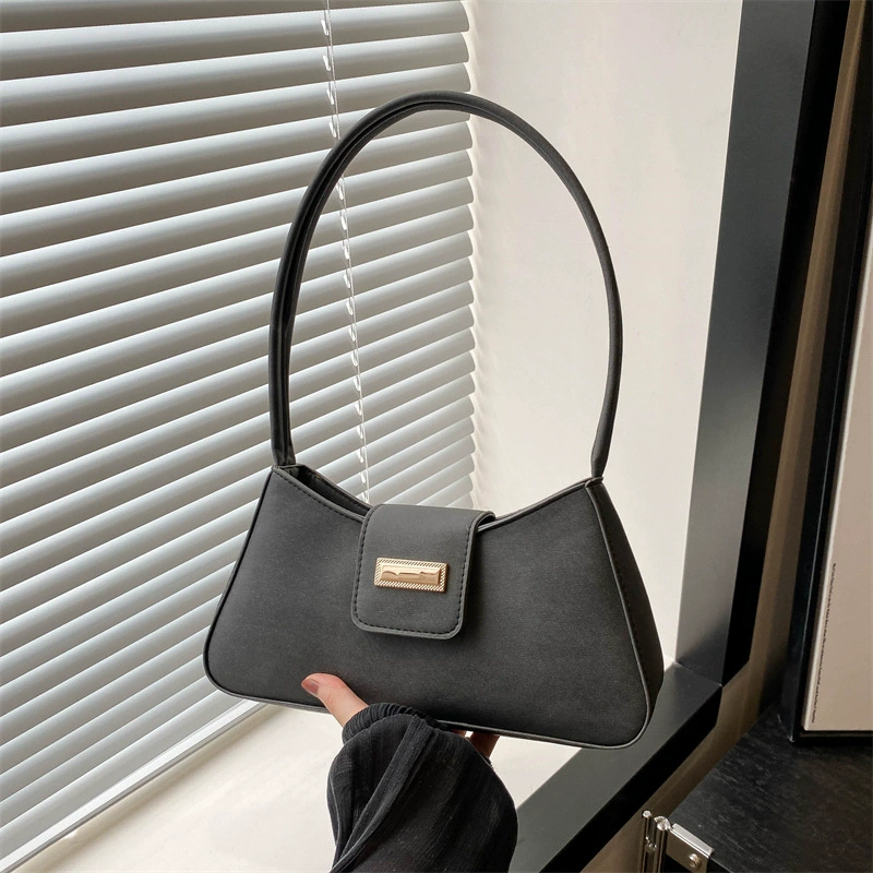 Модная универсальная 2024 взрывная женская сумка с высокой стоимостью подмышки Корейская версия высококлассная иностранная сумка на плечо