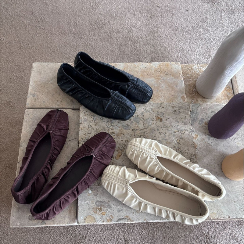 2025 Autumn New Style Pleated Soft-Soled Flat Women's Shoes Versatile Shallow-Mouthed Work Shoes