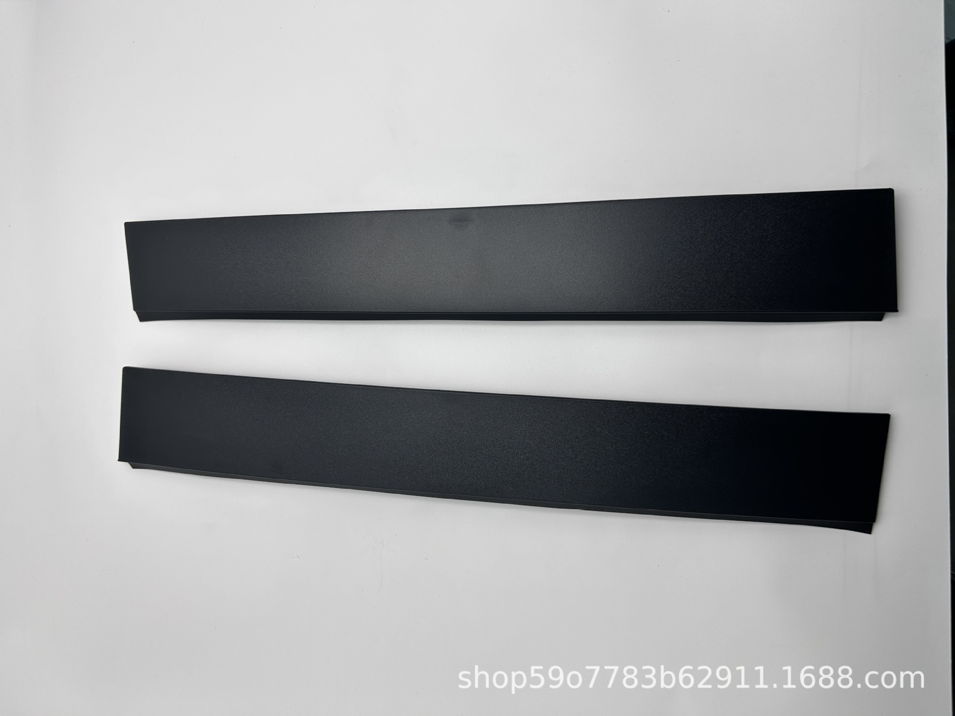 08-16 Chrysler 08-20 Dodge Glass Trim Strip 5020667Aa 5020666Aa Modification