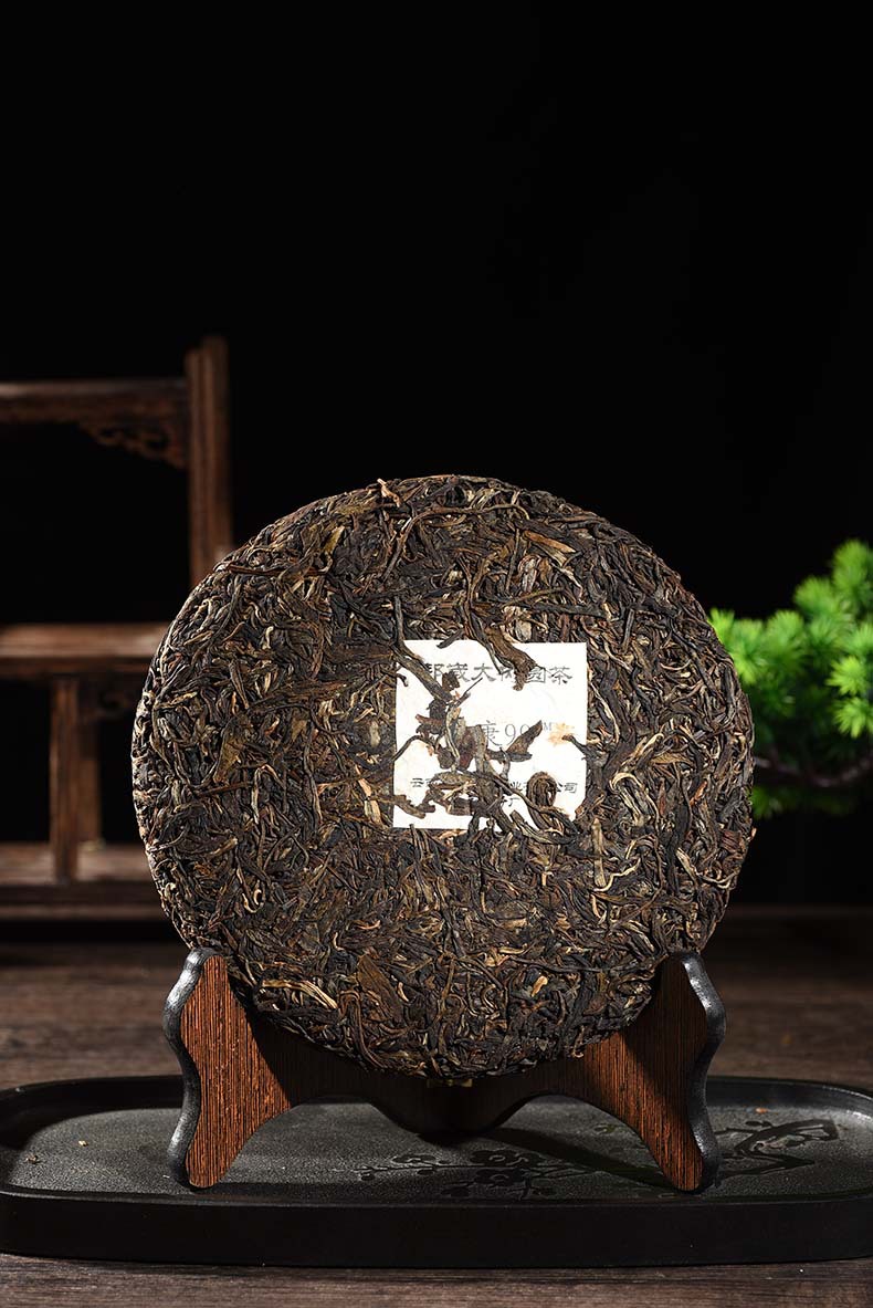古树普洱茶饼：藏于岁月的艺术珍品