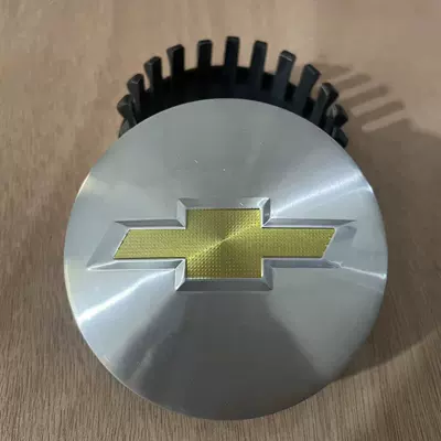Rv Pickup Hub Center – Hub cover - brushed-silver-gold-label-83mm