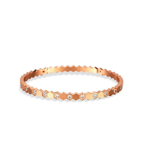 Titanium steel color-preserving honeycomb bracelet, fashionable and individual niche design, high-end wave rhombus full diamond couple bracelet