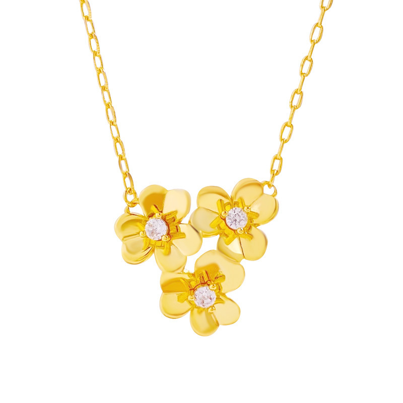fashionable elegant necklace
