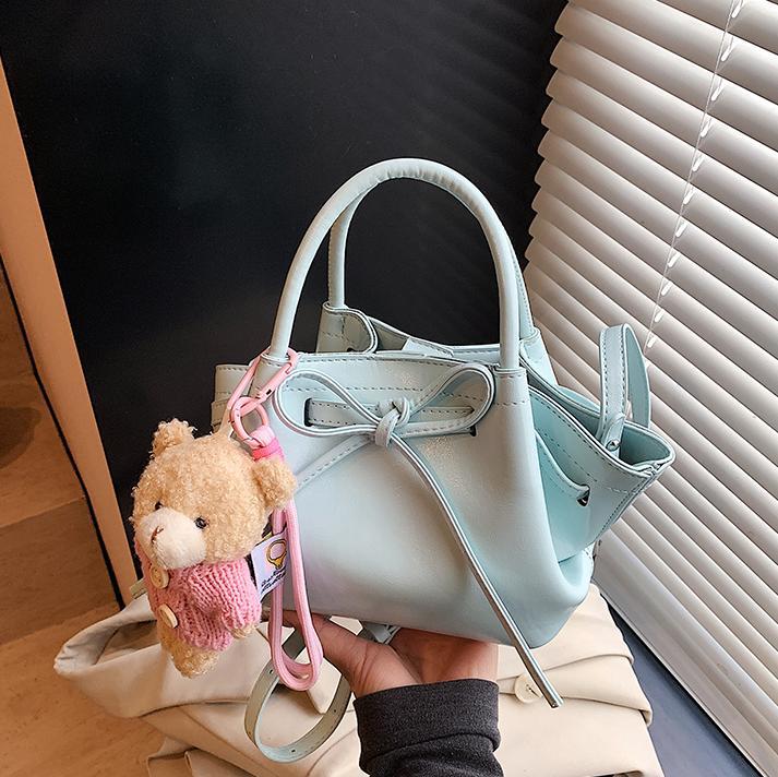 Nicho de diseño coreano bolsas de canasta de verduras para mujeres 2025 nueva moda bolsas de cubo de alta calidad bolsas de hombro