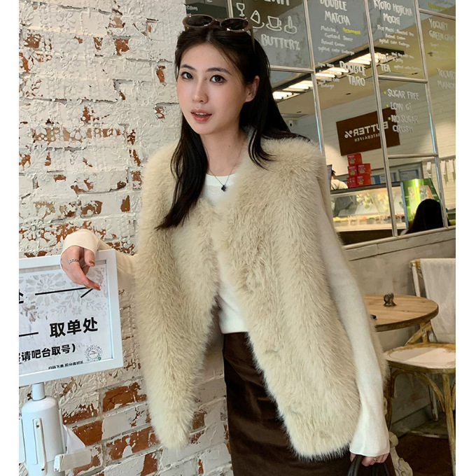Fashionable, Simple, Fresh, Eco-Friendly Faux Fox Fur Vest for Women, New for Autumn and Winter 2025, Warm Fur Coat