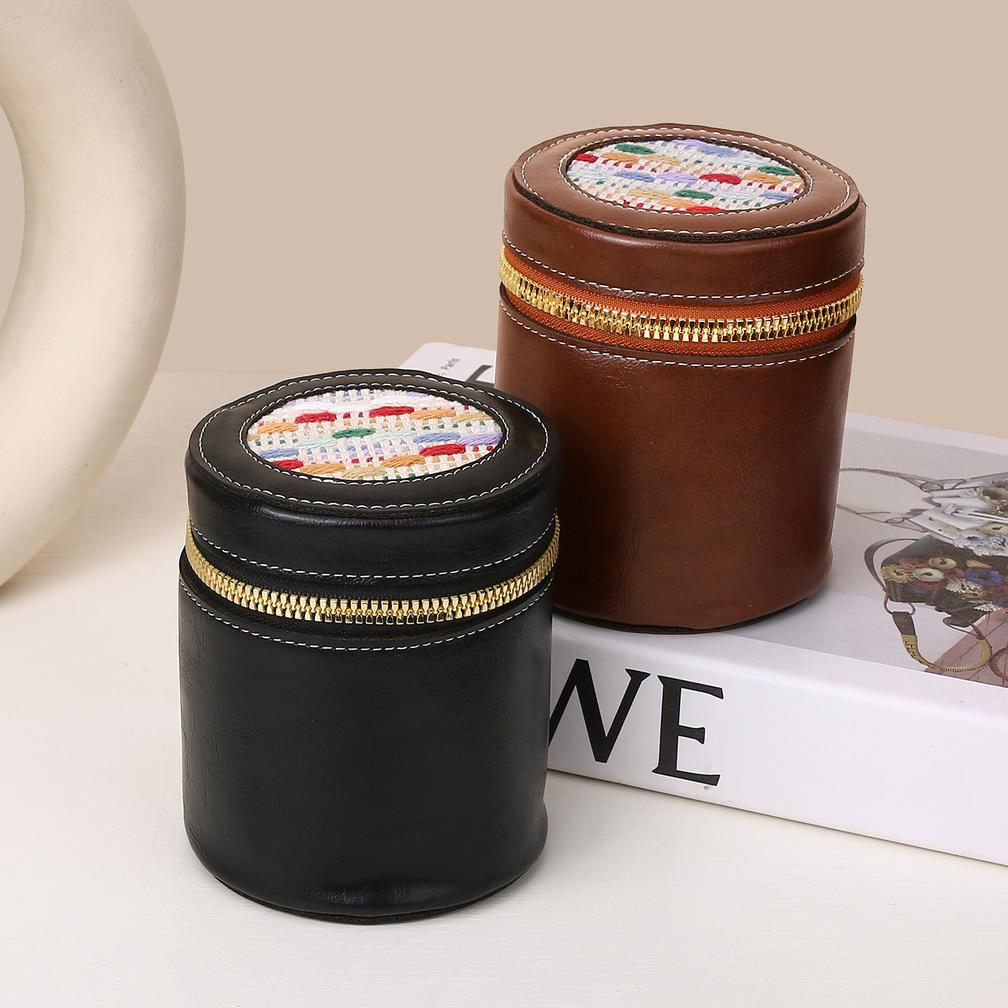 Bolsa de maquillaje de cuero retrógrado, bolso de cambio de lápiz labial, bolso de viaje portátil, barril de almacenamiento personalizado, mini bolso de cambio redondo