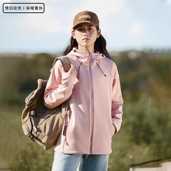 女性用の新しいソフトシェルジャケット、アウトドア春と秋の防水、防風、暖かい登山やハイキングジャケット、男性用の薄いベルベットジャケット、フード付き