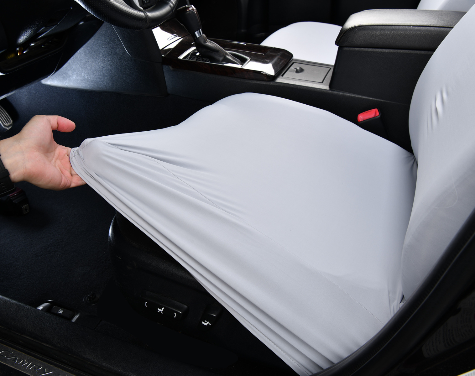 Ice Silk Elastic Non-Slip Car Seat Cover, Cooling B-Style Front Seat Single Universal Type Dustproof Car Seat Cover