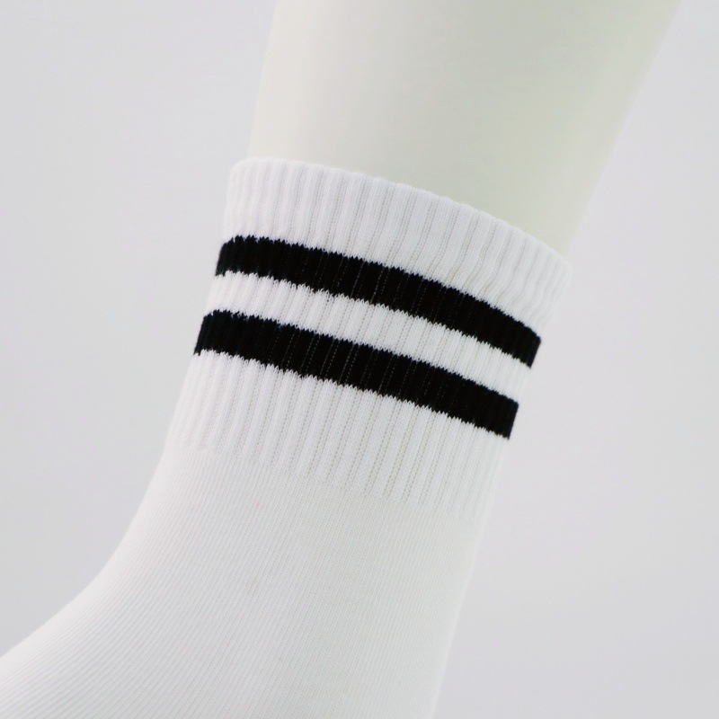 Schüler-Socken in Lagerbestand, Ganzjahres-Bestseller, Collegestyle, anti-Pilling, nahtlose Zehennaht, Baumwollsocken mit zwei Streifen, Unisex-Sportsocken