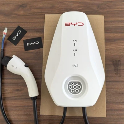 Original 7Kw Genuine Household National Standard Ac Universal Seven-Pin New Energy Vehicle 220V Byd Charging Station