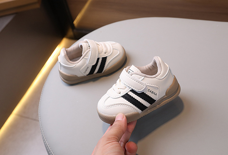 2024 Hierscht neit villsäitegt Board fir Jongen a Meedercher, däitsch Trainingsschong, mëll Sohlen Anti-Rutsch Puppelchers-Trëppelschong_voghion.com