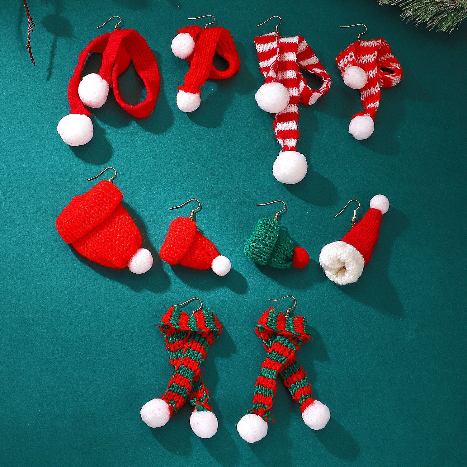 Christmas Festival Christmas Hat, Santa Claus, Christmas Socks Pattern 1 Pair Christmas Cartoon Style Vacation Christmas Hat Santa Claus Christmas Socks Cloth Drop Earrings