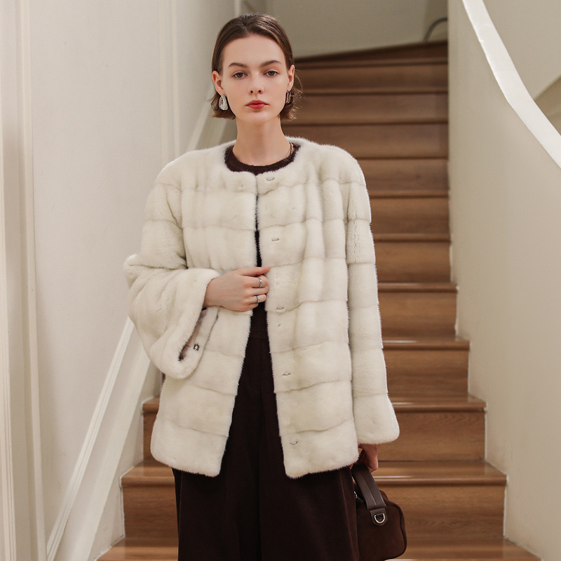 2026 Winter New Purple Genuine Mink Fur Coat for Women, Short Style with Horizontal Striping, Mink Fur Jacket for Women, Haining Stand Collar, Young Style 2026 Winter New Purple Genuine Mink Fur Coat for Women, Short Style with Horizontal Striping, Mink Fur Jacket for Women, Haining Stand Collar, Young Style