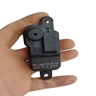 8V0 810 773�m��AD A3 �����w����늙C 8VD810773